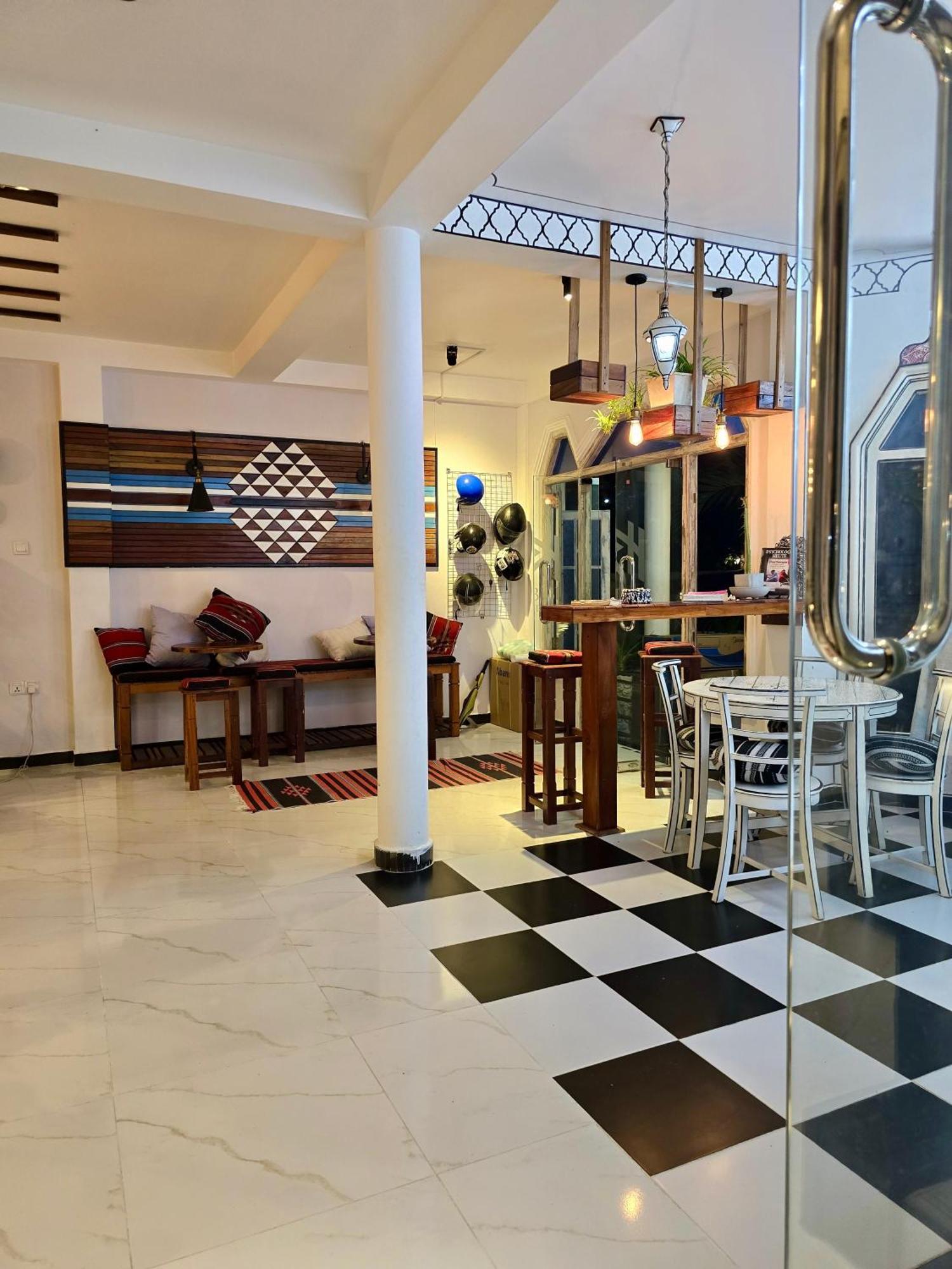 Habibi Hostel & Restaurant 우나와투나 외부 사진